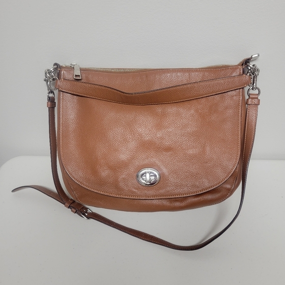 Coach Turnlock Pebbled Leather Hobo Bag. - Picture 1 of 16